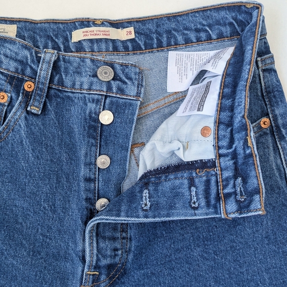 Levi's Ribcage Straight Ankle Jeans - Picture 7 of 16